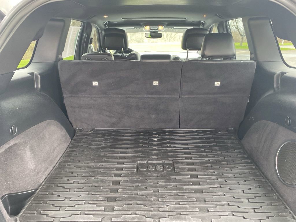 Used 2020 Jeep Grand Cherokee Altitude image 16