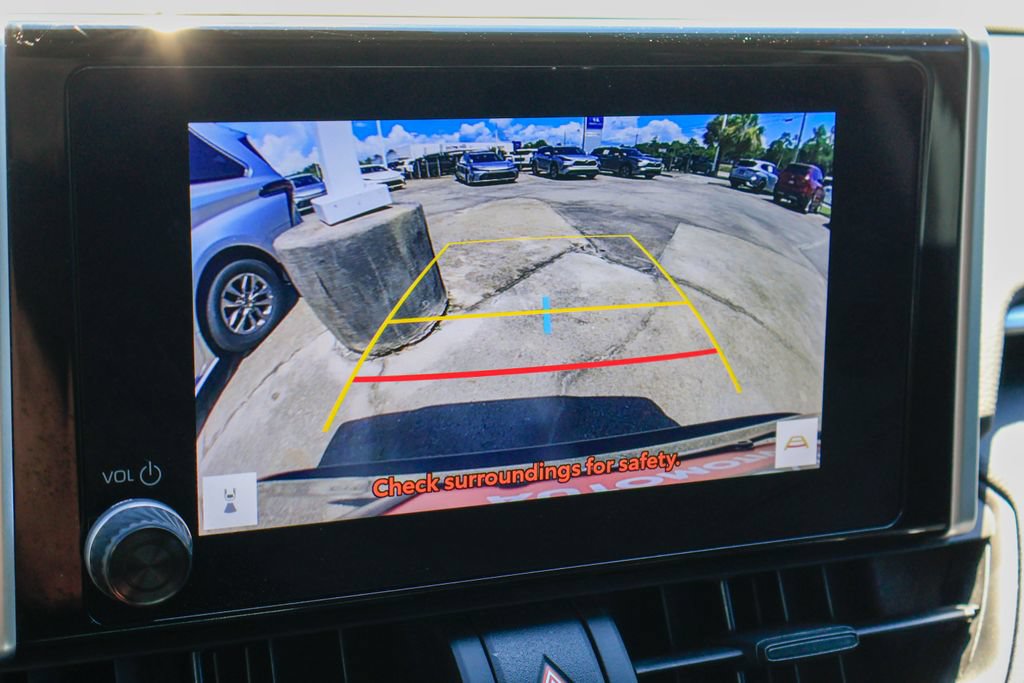 Used 2025 Toyota RAV4 XLE AWD/4WD image 5