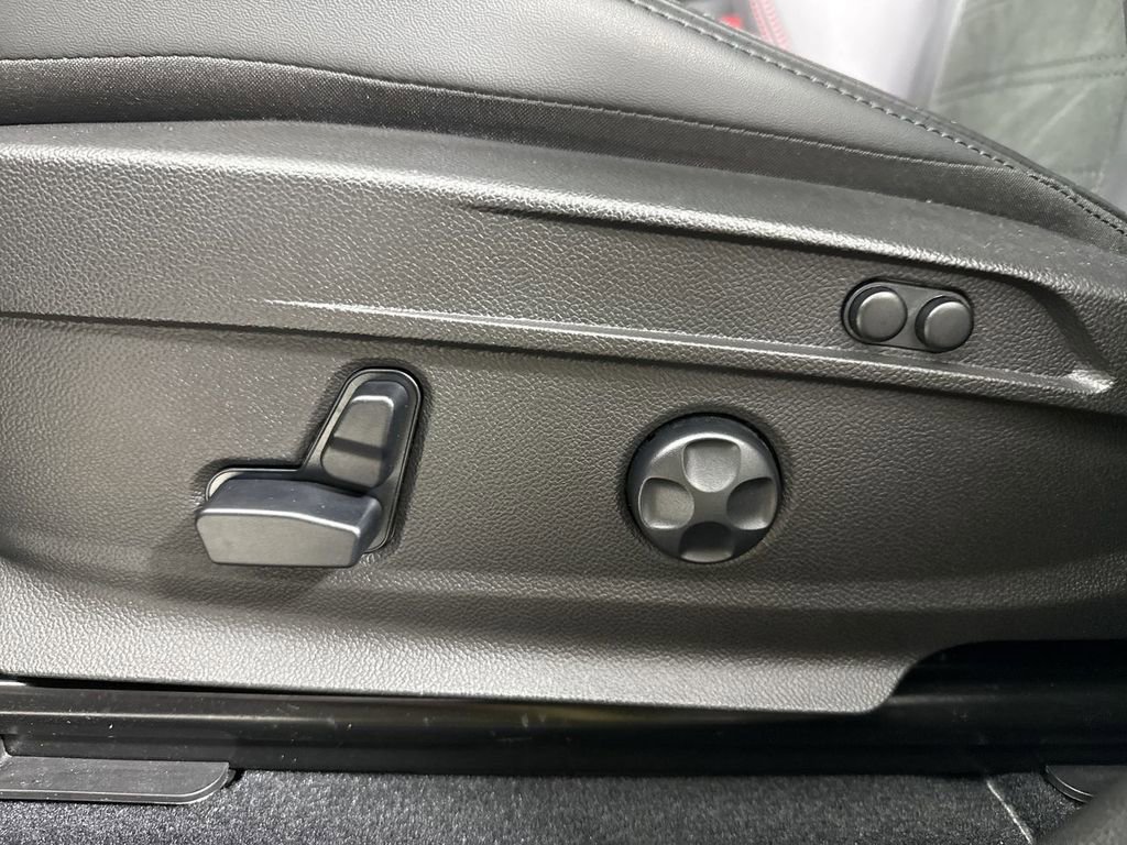 Used 2020 Alfa Romeo Stelvio Quadrifoglio image 39