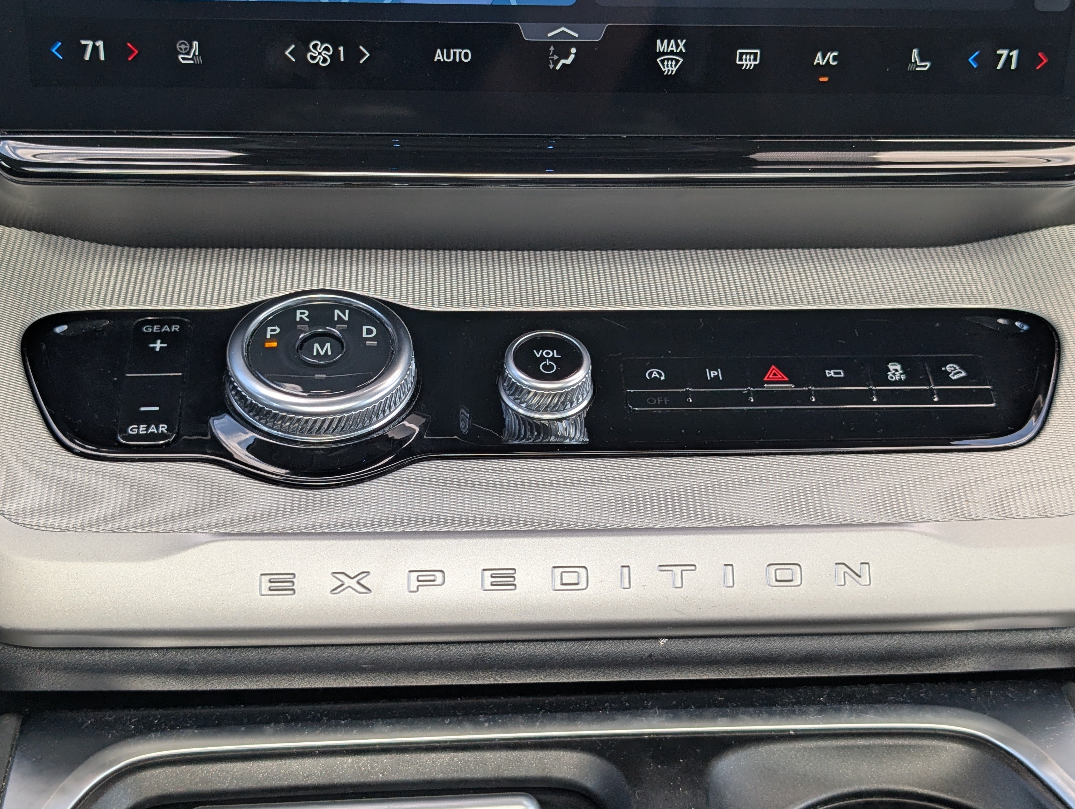Certified 2025 Ford Expedition Active AWD/4WD image 37