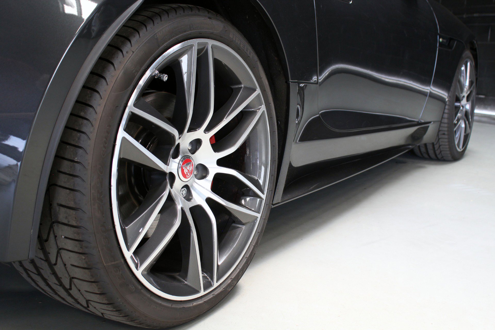 Used 2020 Jaguar F-TYPE R-Dynamic image 19