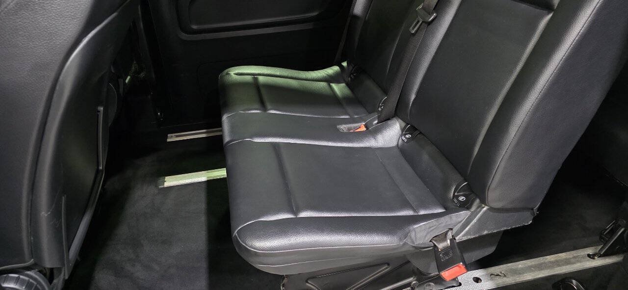 Used 2018 Mercedes-Benz Metris Passenger image 10