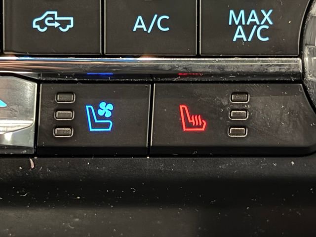 Used 2024 Ford F150 Lariat w/ FX4 Off-Road Package image 41