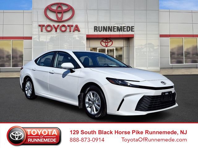 Certified 2025 Toyota Camry LE w/ Convenience Package image 1