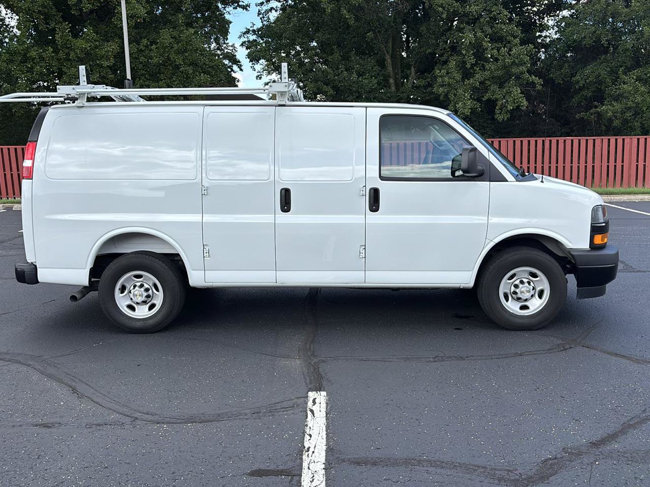 Used 2025 Chevrolet Express 2500 w/ Driver Convenience Package RWD image 8