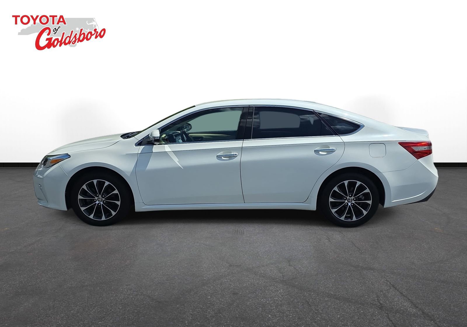 Used 2016 Toyota Avalon XLE FWD image 8