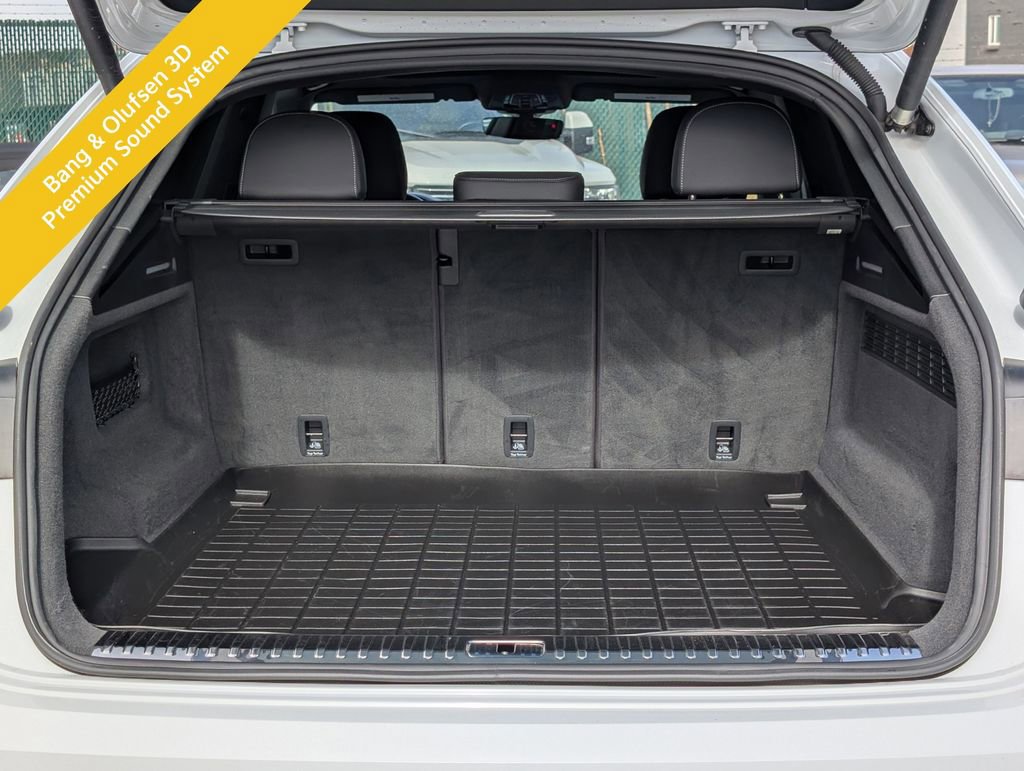 Used 2019 Audi Q8 Prestige w/ Towing Package image 17