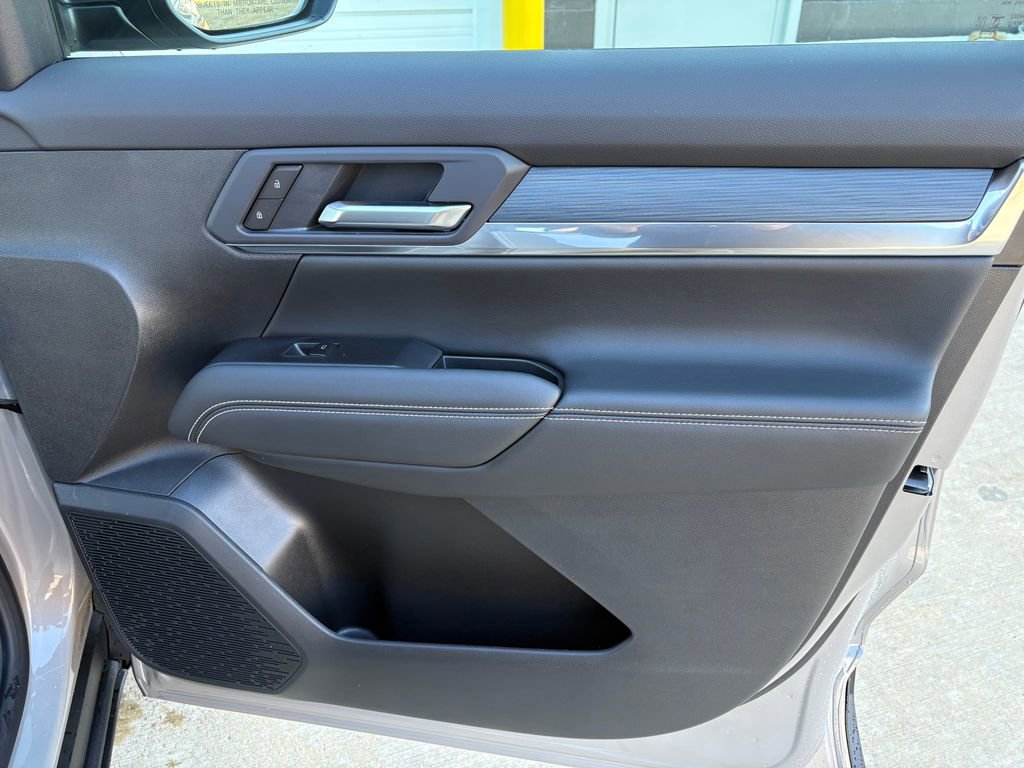 New 2026 GMC Terrain Elevation w/ LPO, Floor Liner Package image 32