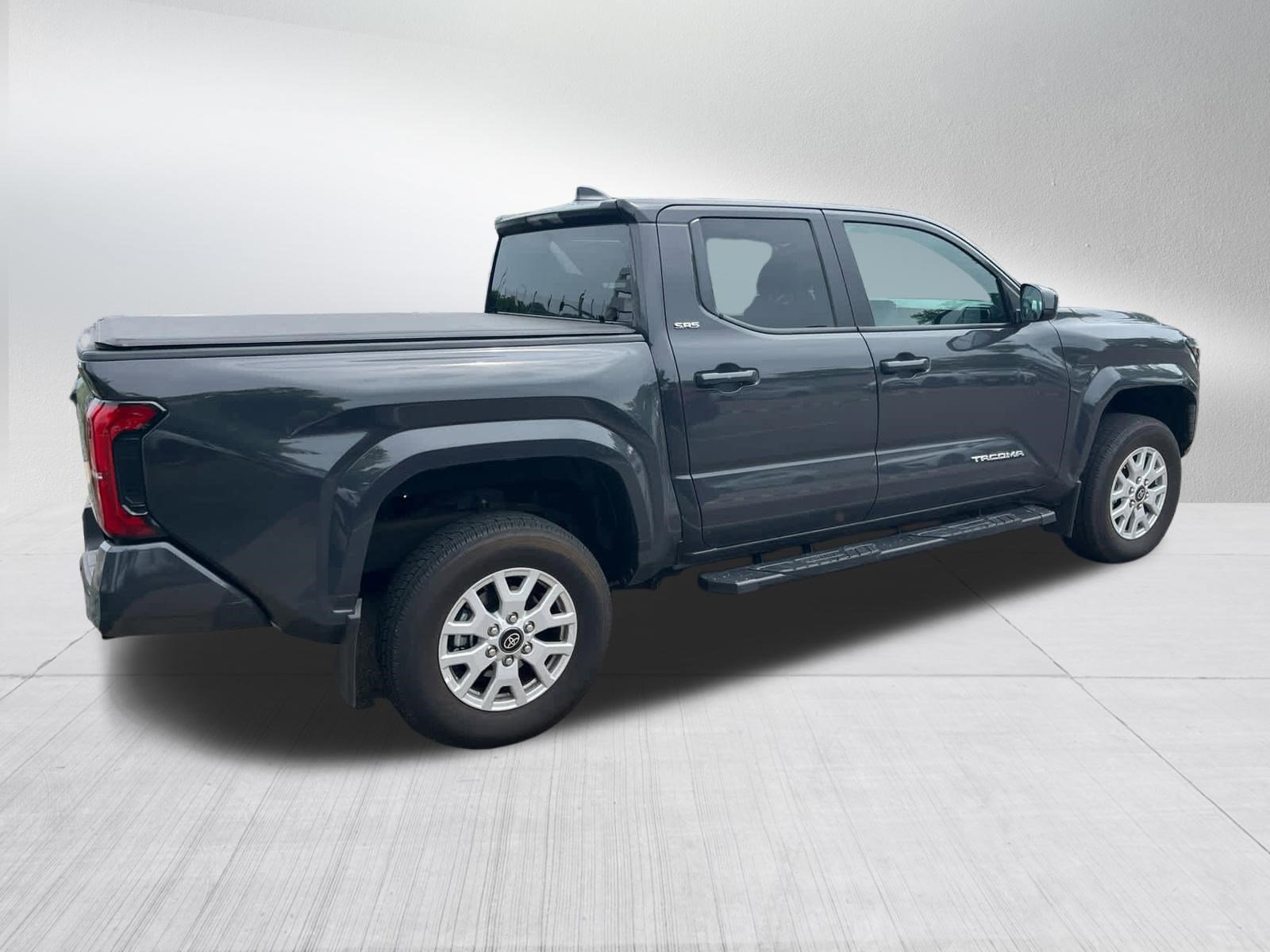 Used 2024 Toyota Tacoma SR5 AWD/4WD image 6