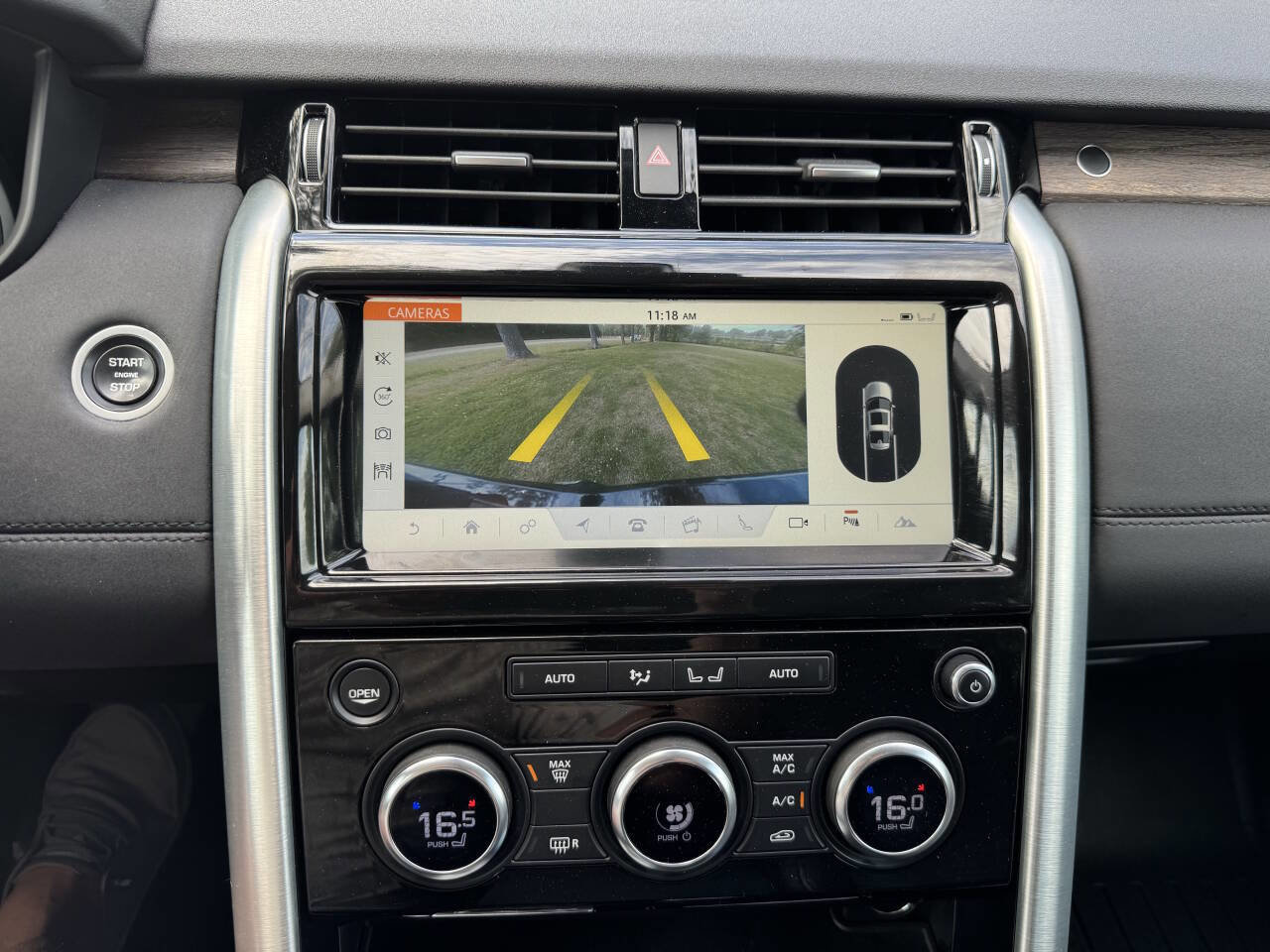 Used 2017 Land Rover Discovery HSE AWD/4WD image 24