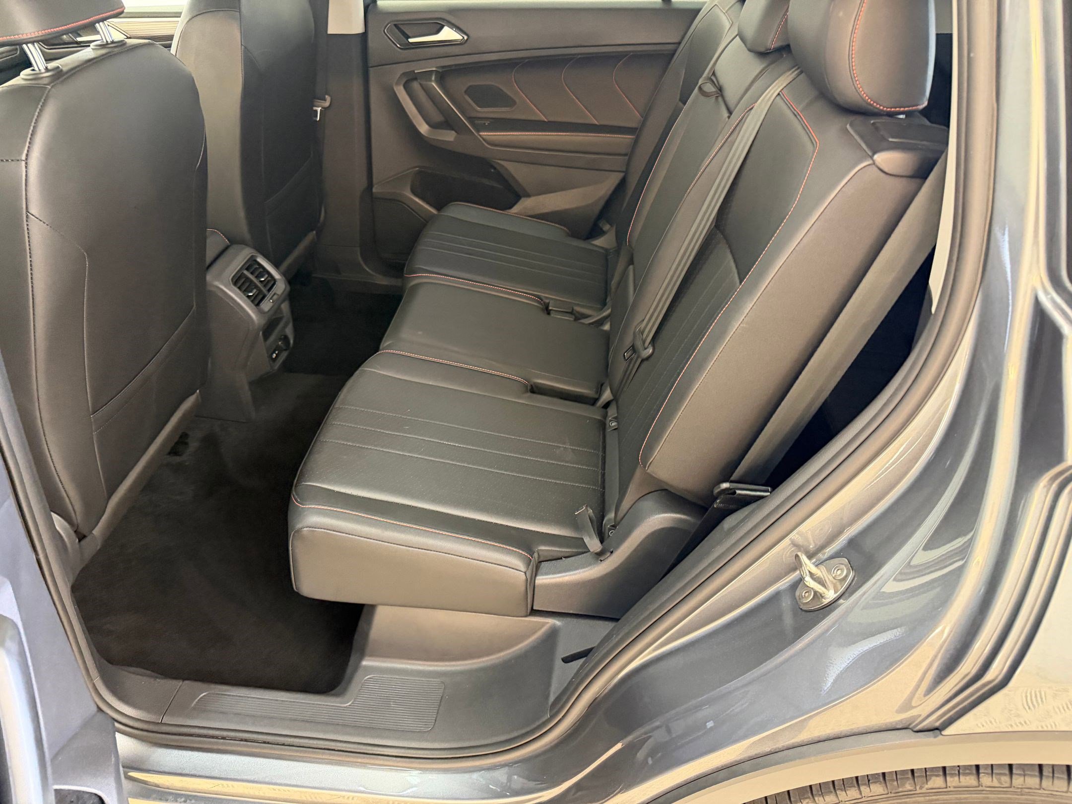 Used 2024 Volkswagen Tiguan Wolfsburg Edition image 14