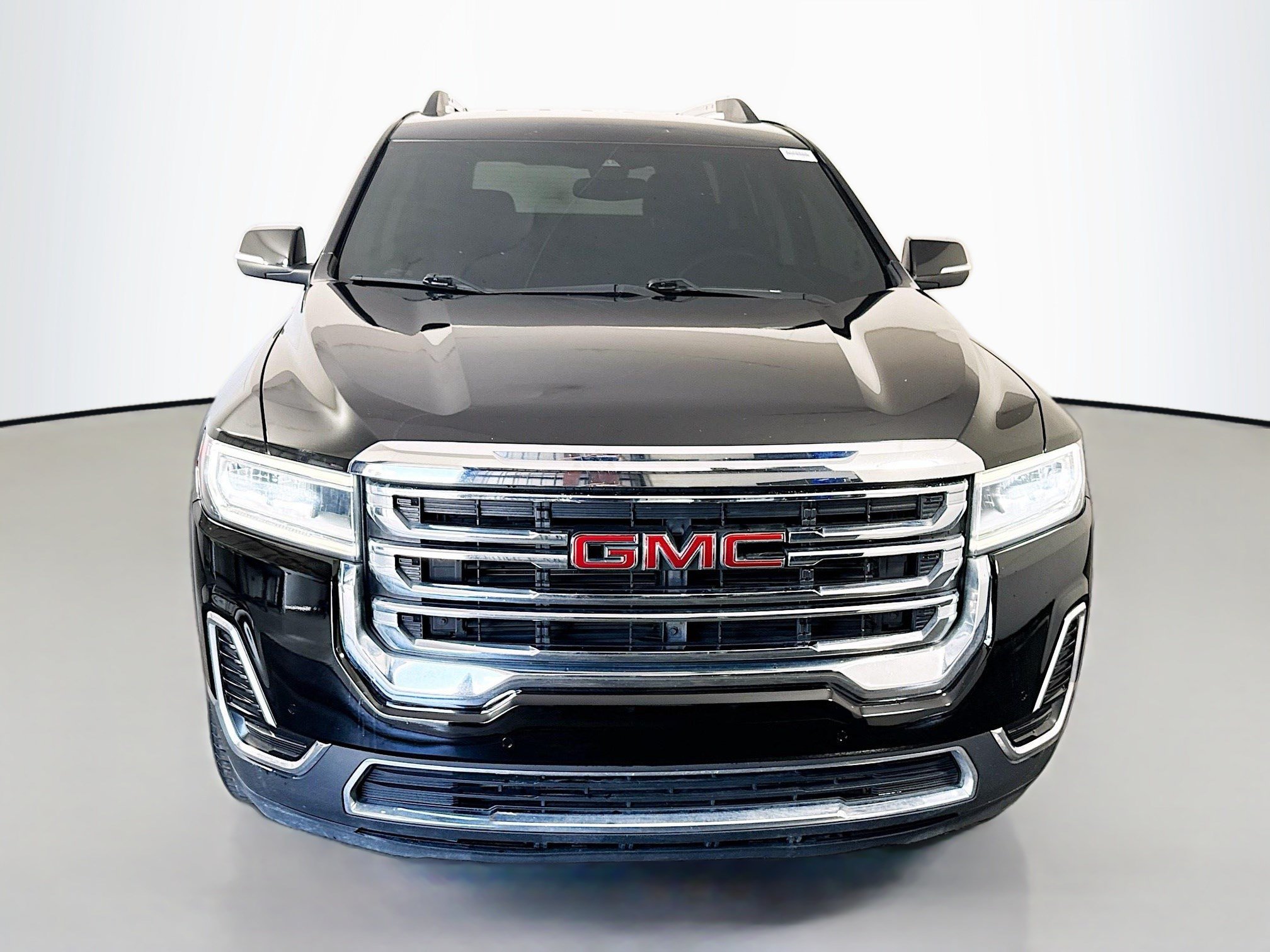Used 2022 GMC Acadia SLE w/ Driver Convenience Package FWD image 2