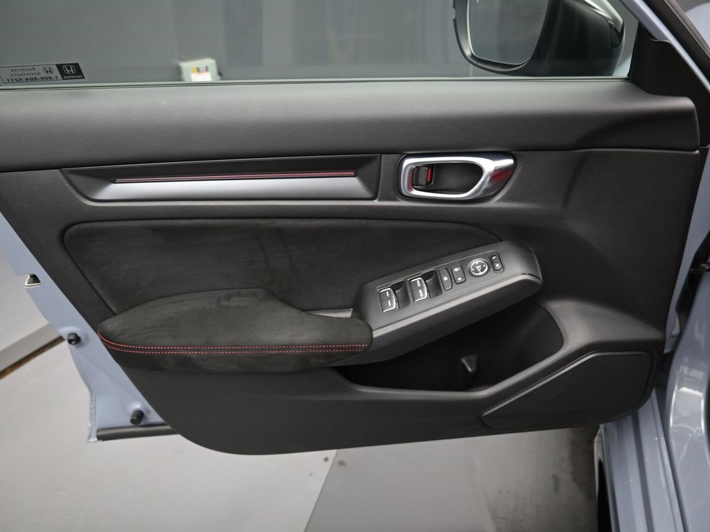 Used 2025 Honda Civic Type R image 10