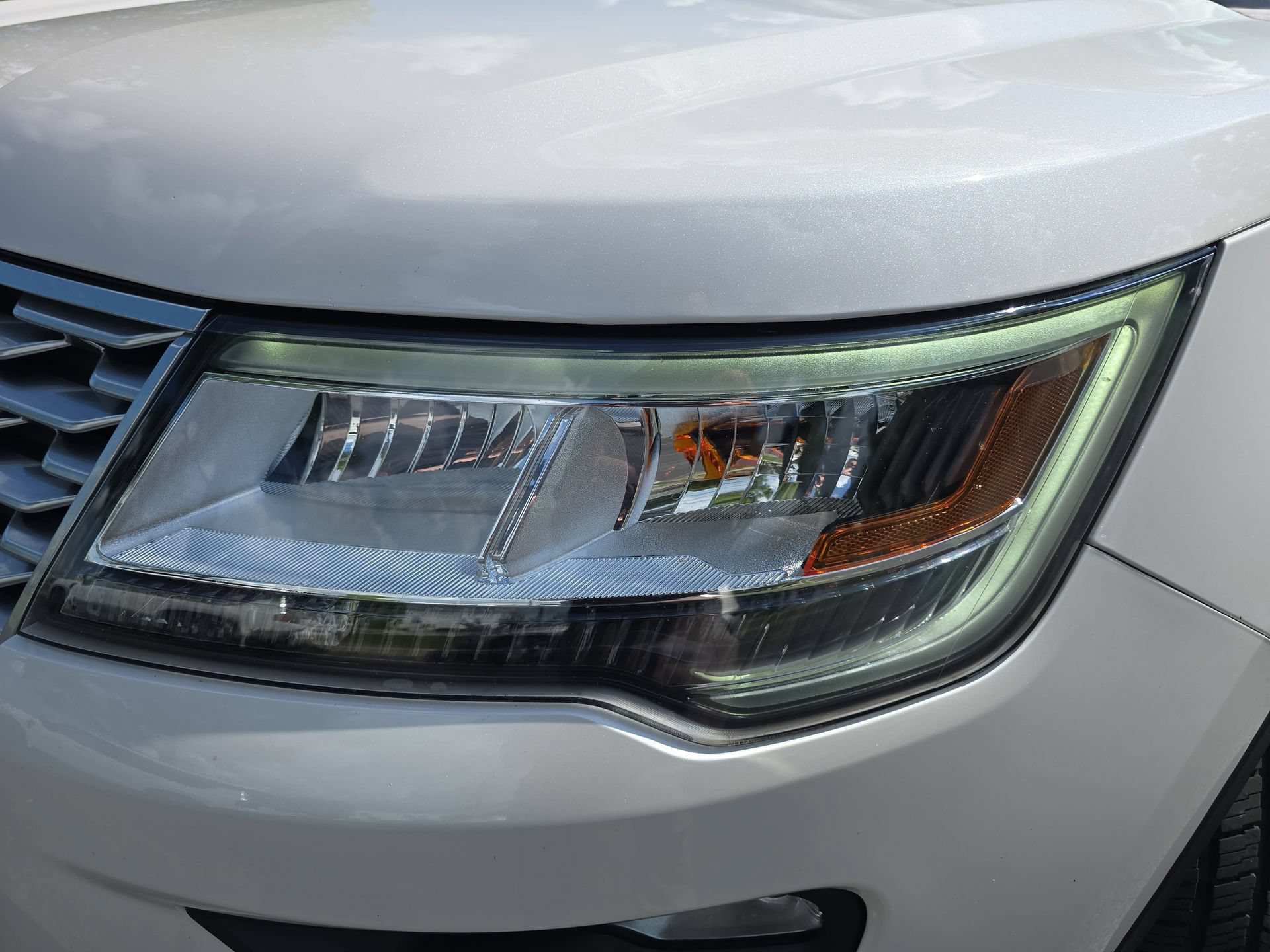 Used 2018 Ford Explorer Platinum AWD/4WD image 30