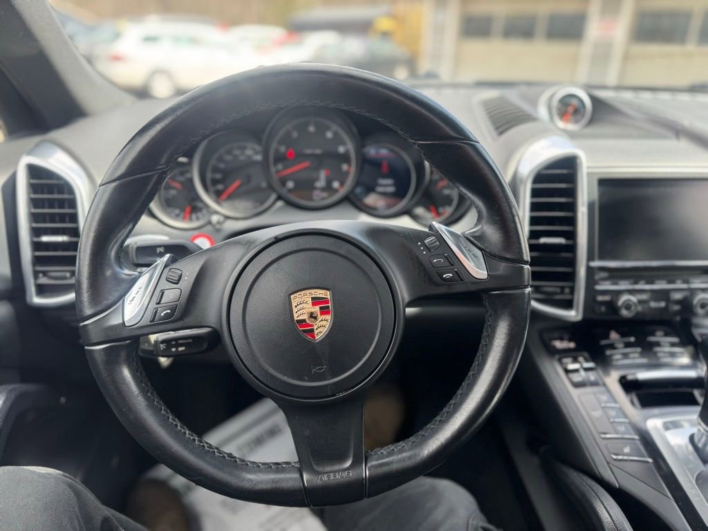 Used 2014 Porsche Cayenne Platinum Edition AWD/4WD image 37