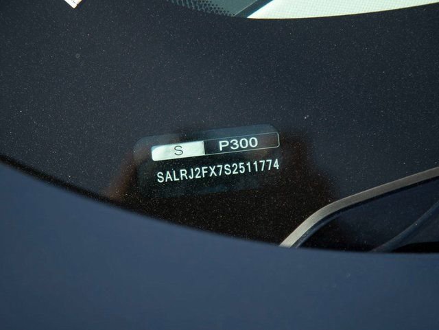 Used 2025 Land Rover Discovery S AWD/4WD image 33