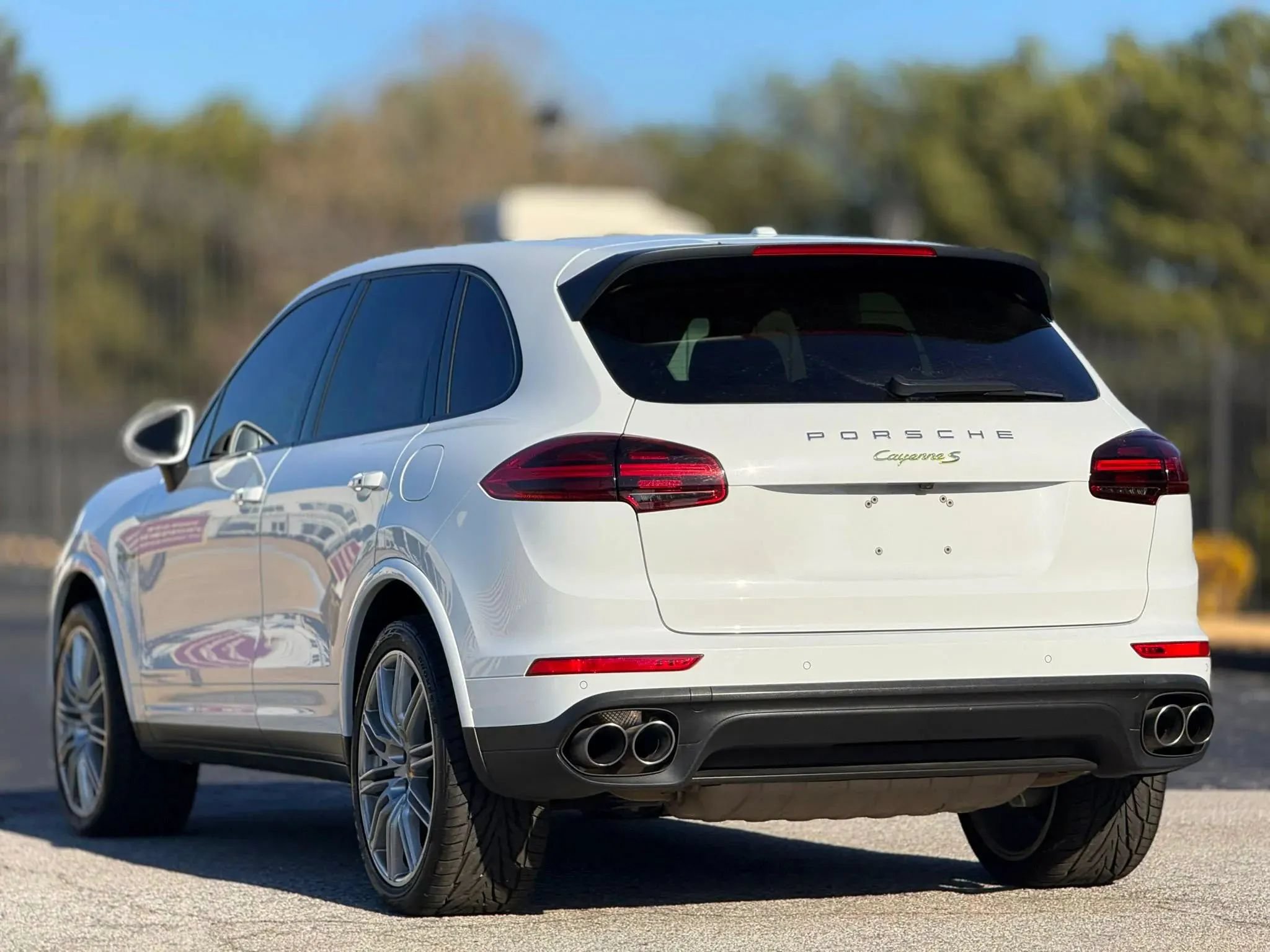 Used 2017 Porsche Cayenne S AWD/4WD image 7