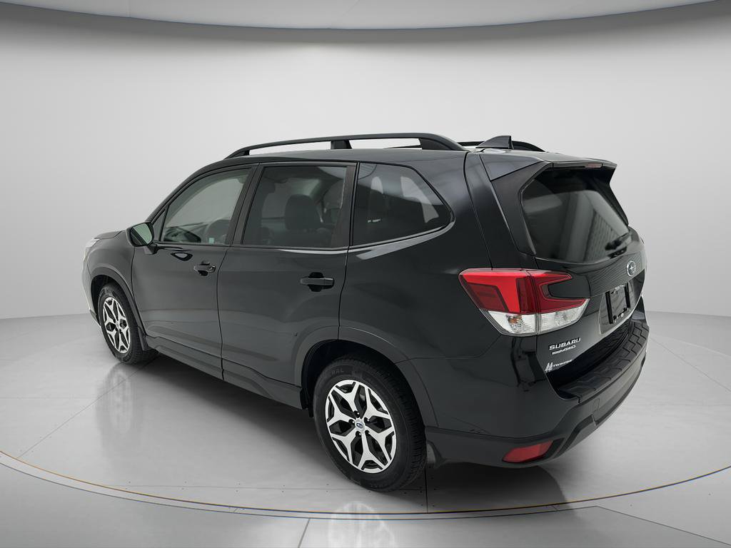 Used 2021 Subaru Forester Premium AWD/4WD image 6