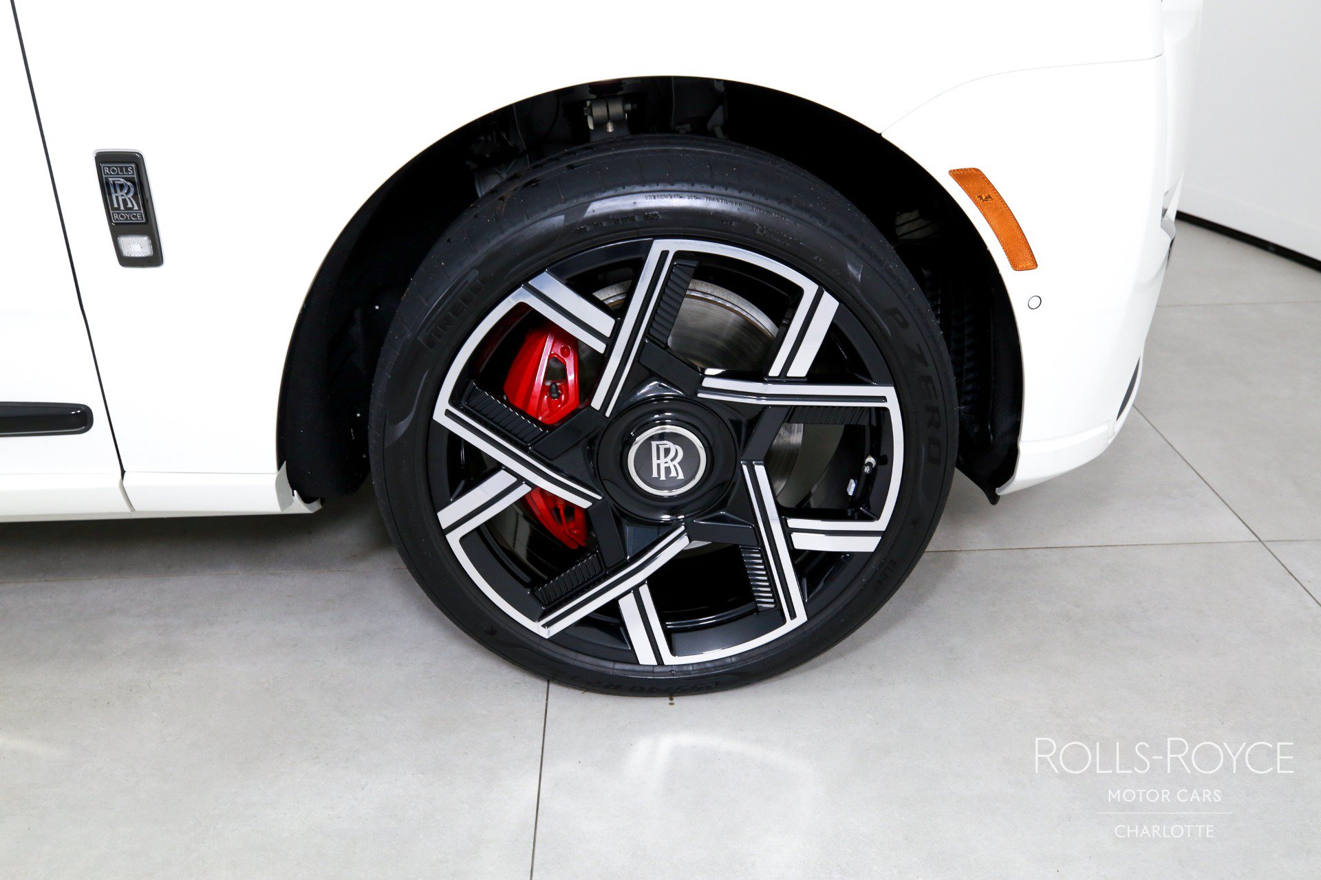 Used 2025 Rolls-Royce Cullinan Black Badge AWD/4WD image 40