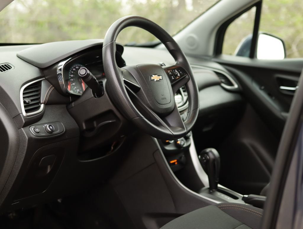 Used 2018 Chevrolet Trax LS image 9