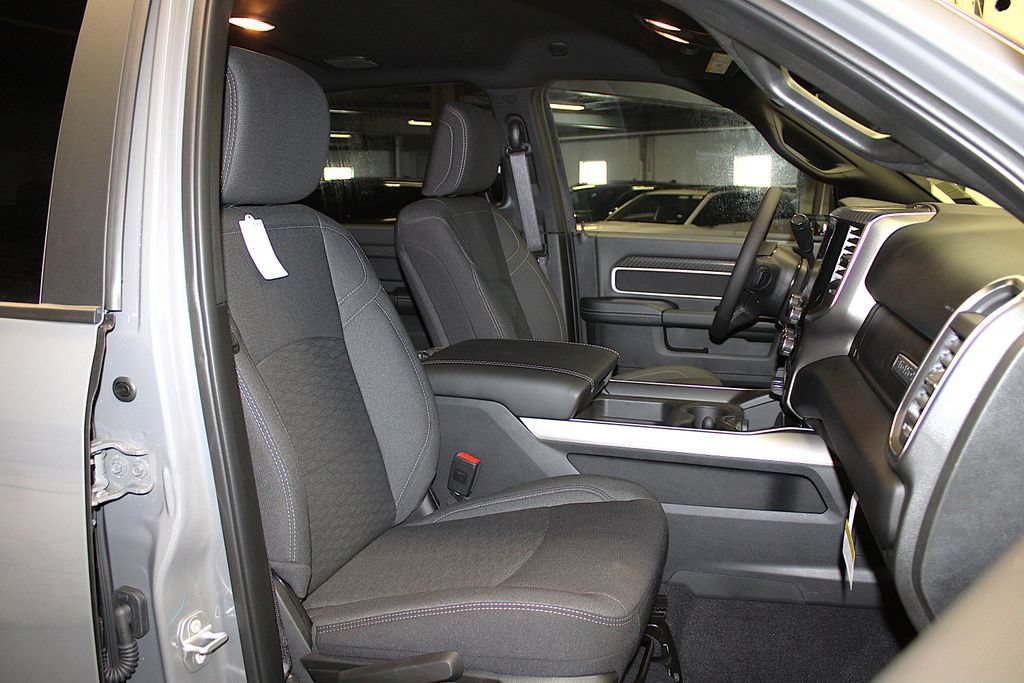 New 2026 RAM 2500 Big Horn AWD/4WD image 30
