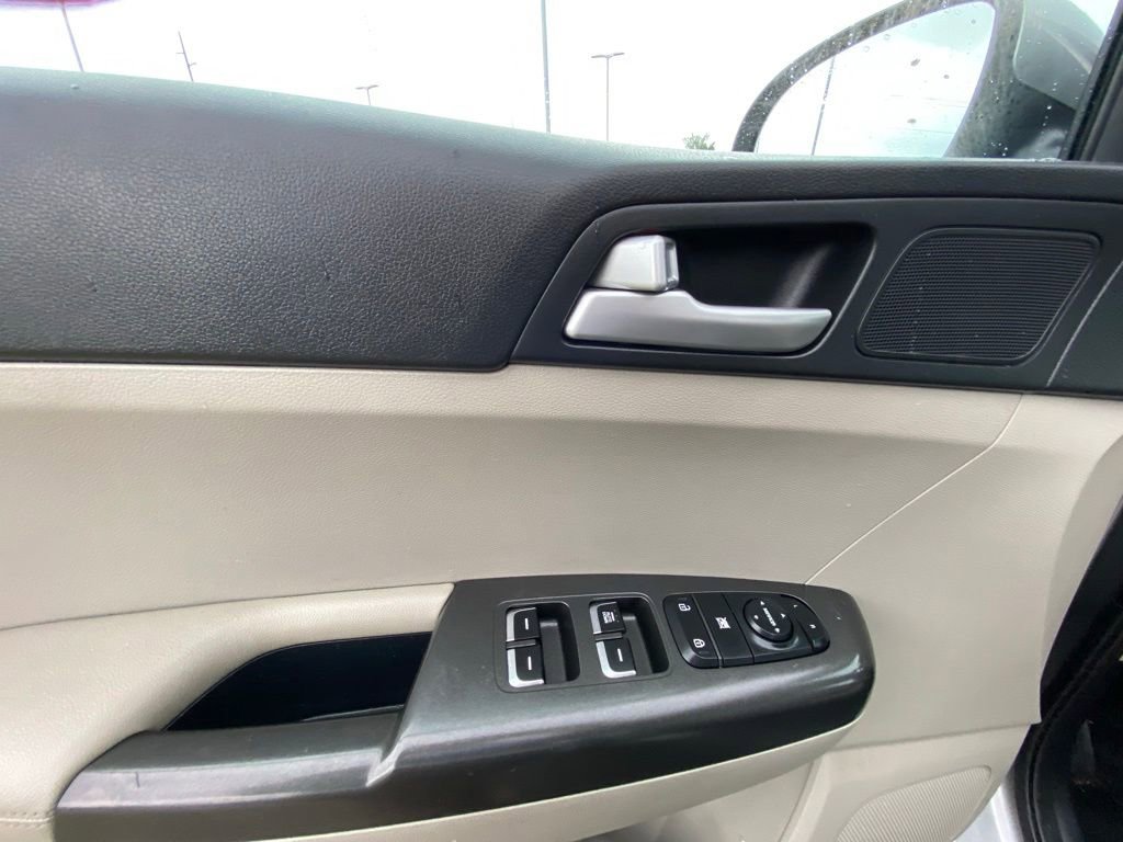 Used 2020 Kia Sportage LX FWD image 11