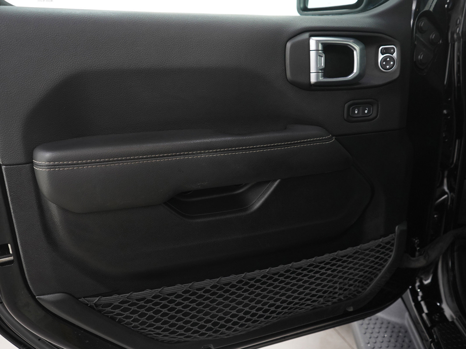 Used 2021 Jeep Wrangler Unlimited Sahara w/ Cold Weather Group image 18