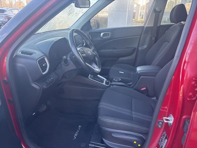 Used 2022 Hyundai Venue SEL image 7