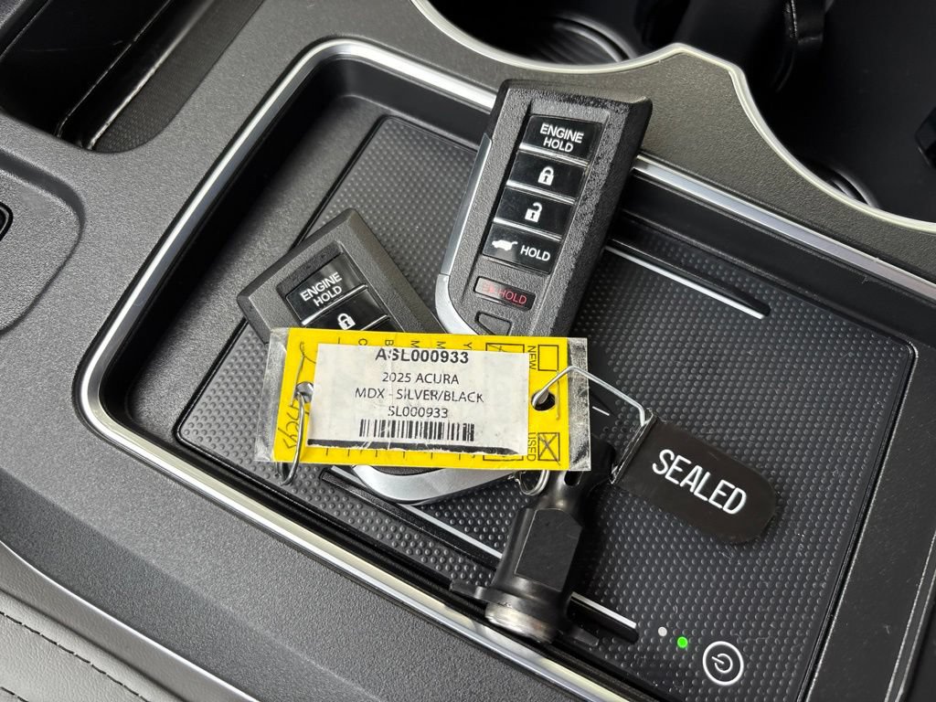 Used 2025 Acura MDX w/ Technology Package FWD image 43