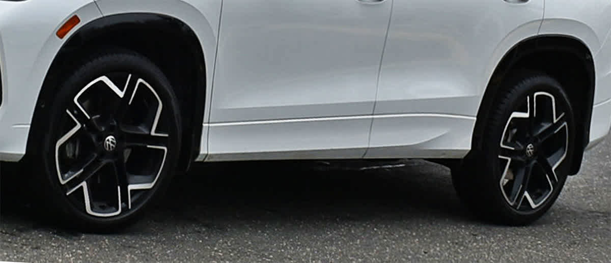 Used 2026 Volkswagen Tiguan SEL R-Line AWD/4WD image 30