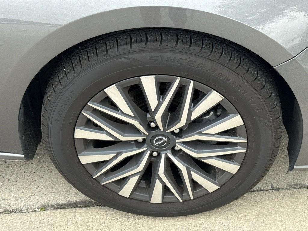 Used 2024 Nissan Altima 2.5 SV FWD image 30