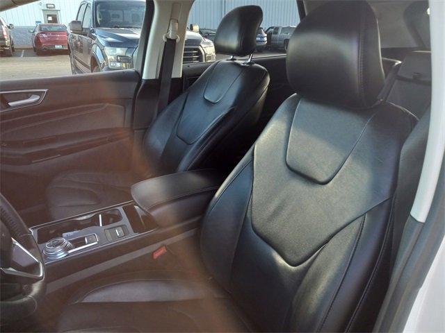 Used 2019 Ford Edge Titanium w/ Cold Weather Package image 13