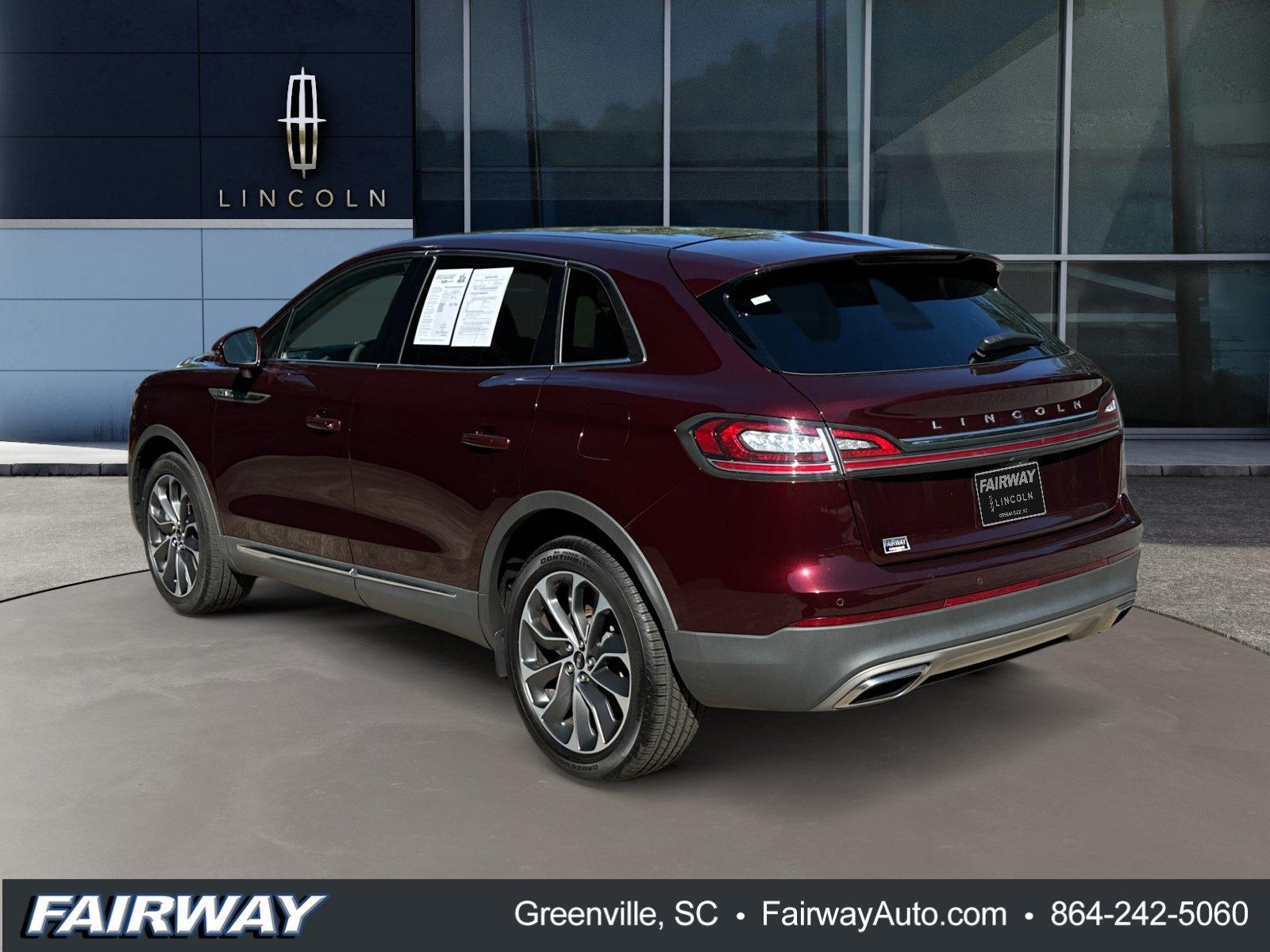 Used 2023 Lincoln Nautilus Reserve AWD/4WD image 3