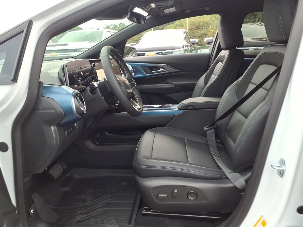 New 2026 Chevrolet Equinox EV LT FWD image 11