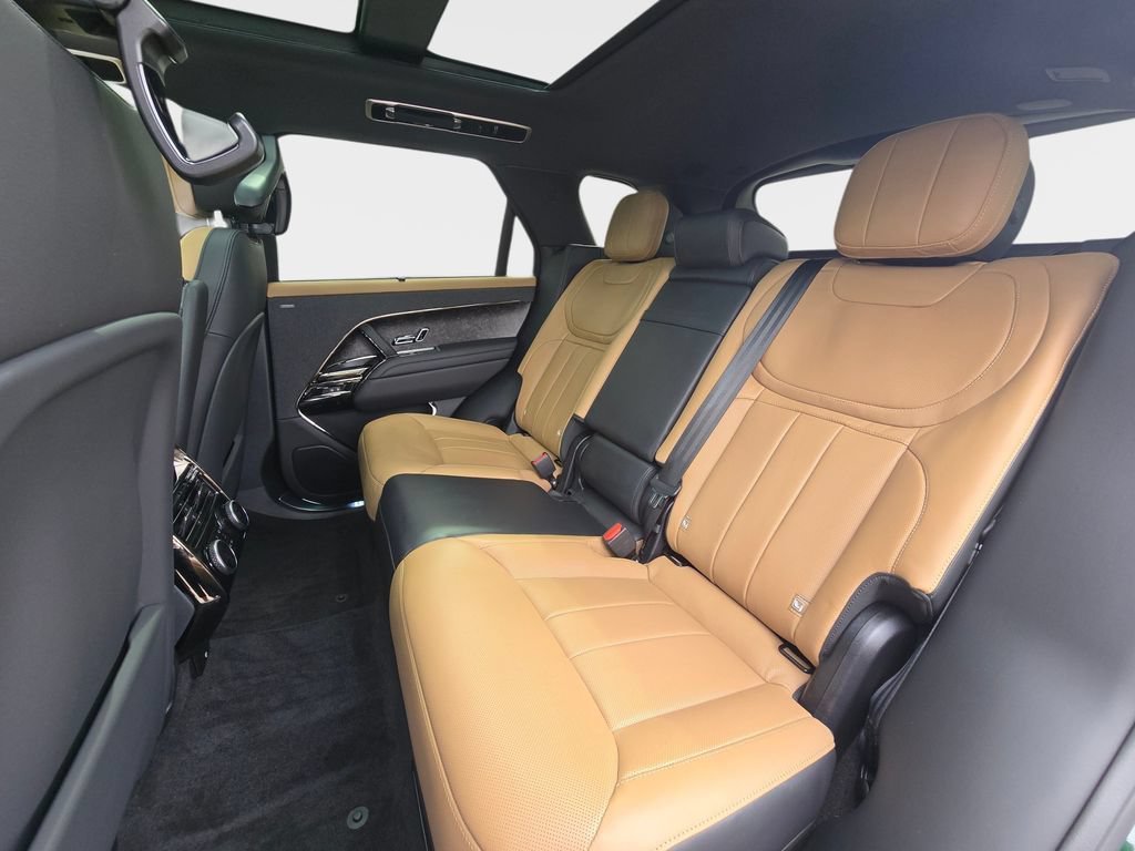 New 2026 Land Rover Range Rover Sport Dynamic SE AWD/4WD image 13