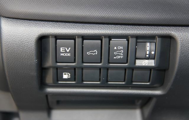 Certified 2025 Subaru Forester Limited image 31