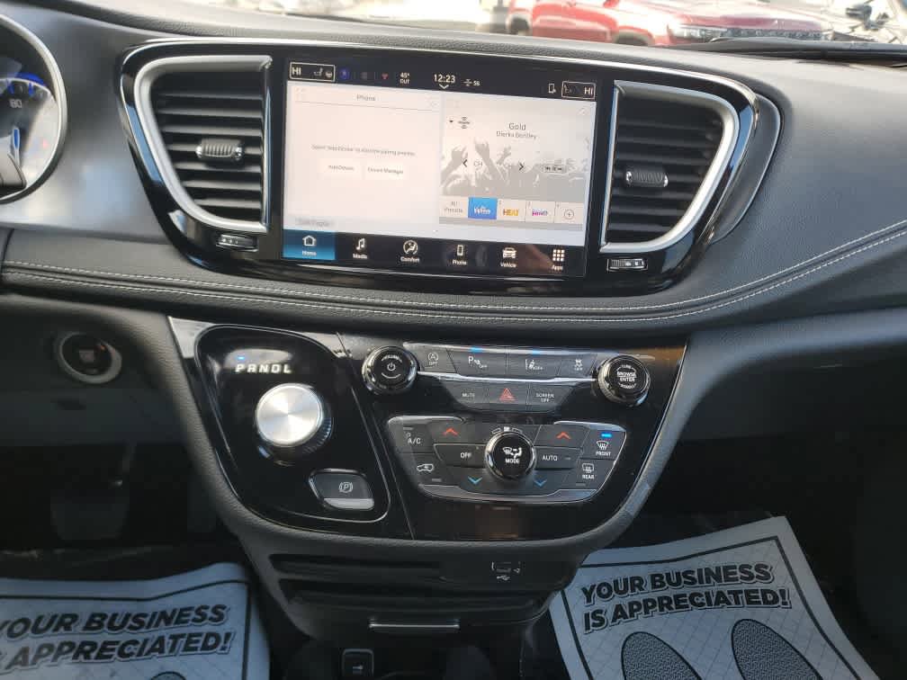 New 2026 Chrysler Pacifica Select image 20