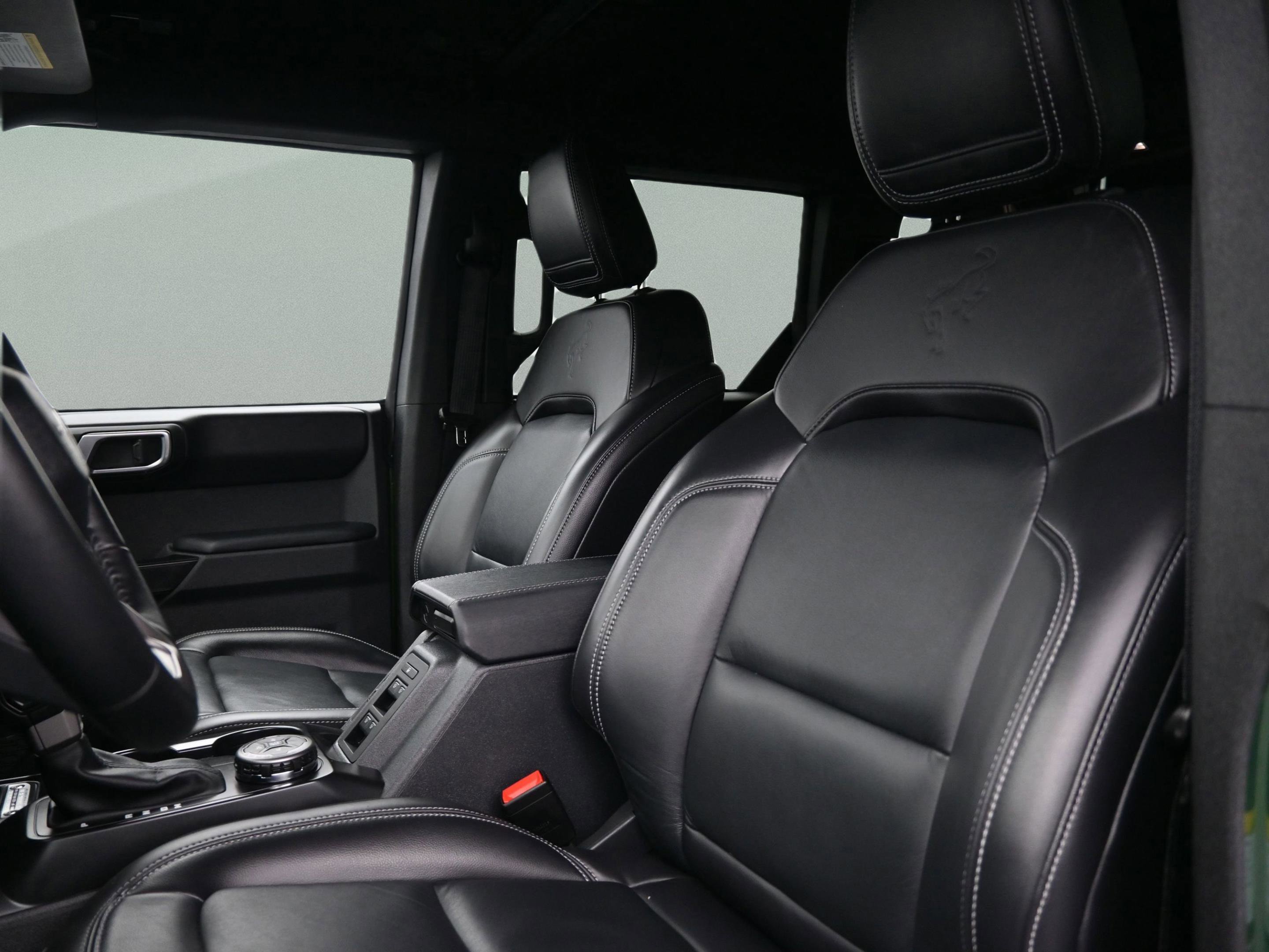 Used 2025 Ford Bronco Outer Banks AWD/4WD image 36