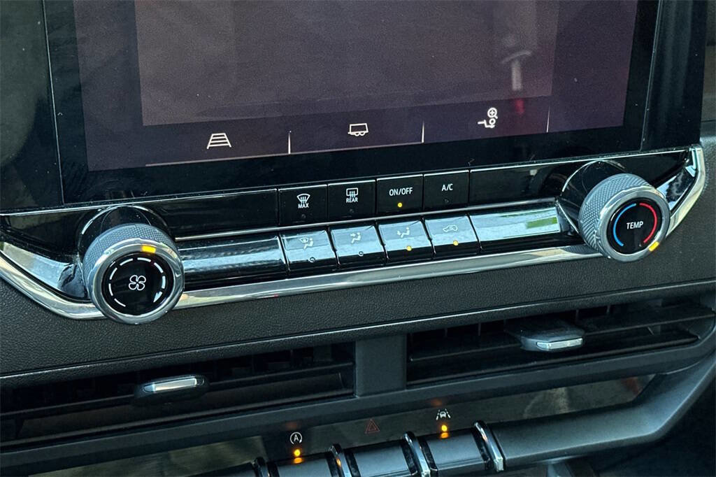 Used 2023 Chevrolet Colorado Trail Boss w/ Advanced Trailering Package image 19