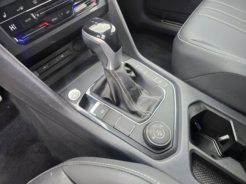 Used 2023 Volkswagen Tiguan SE R-Line image 19