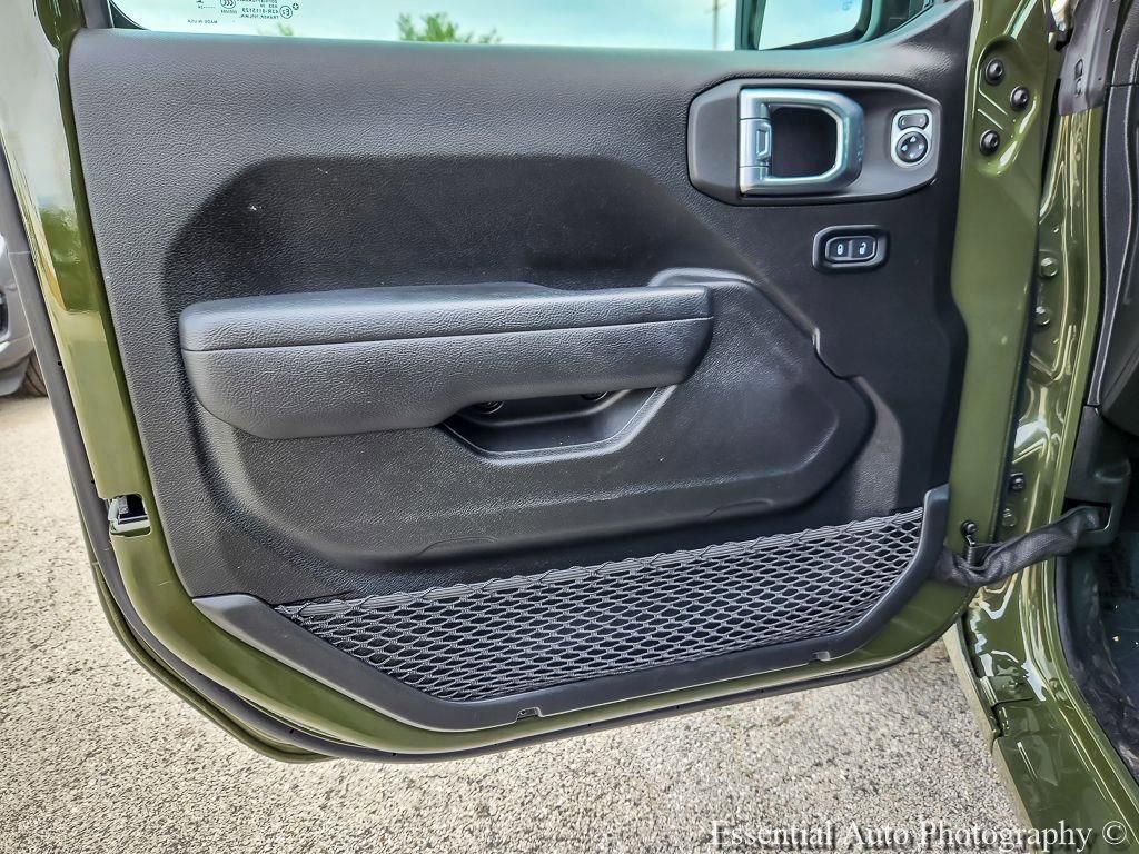 Used 2024 Jeep Wrangler Unlimited w/ Convenience Group AWD/4WD image 18