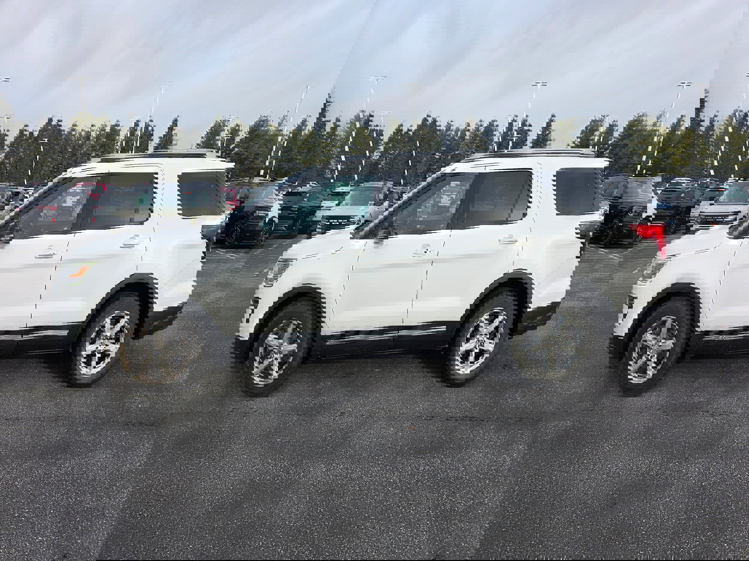 Used 2018 Ford Explorer XLT w/ Equipment Group 201A video 2