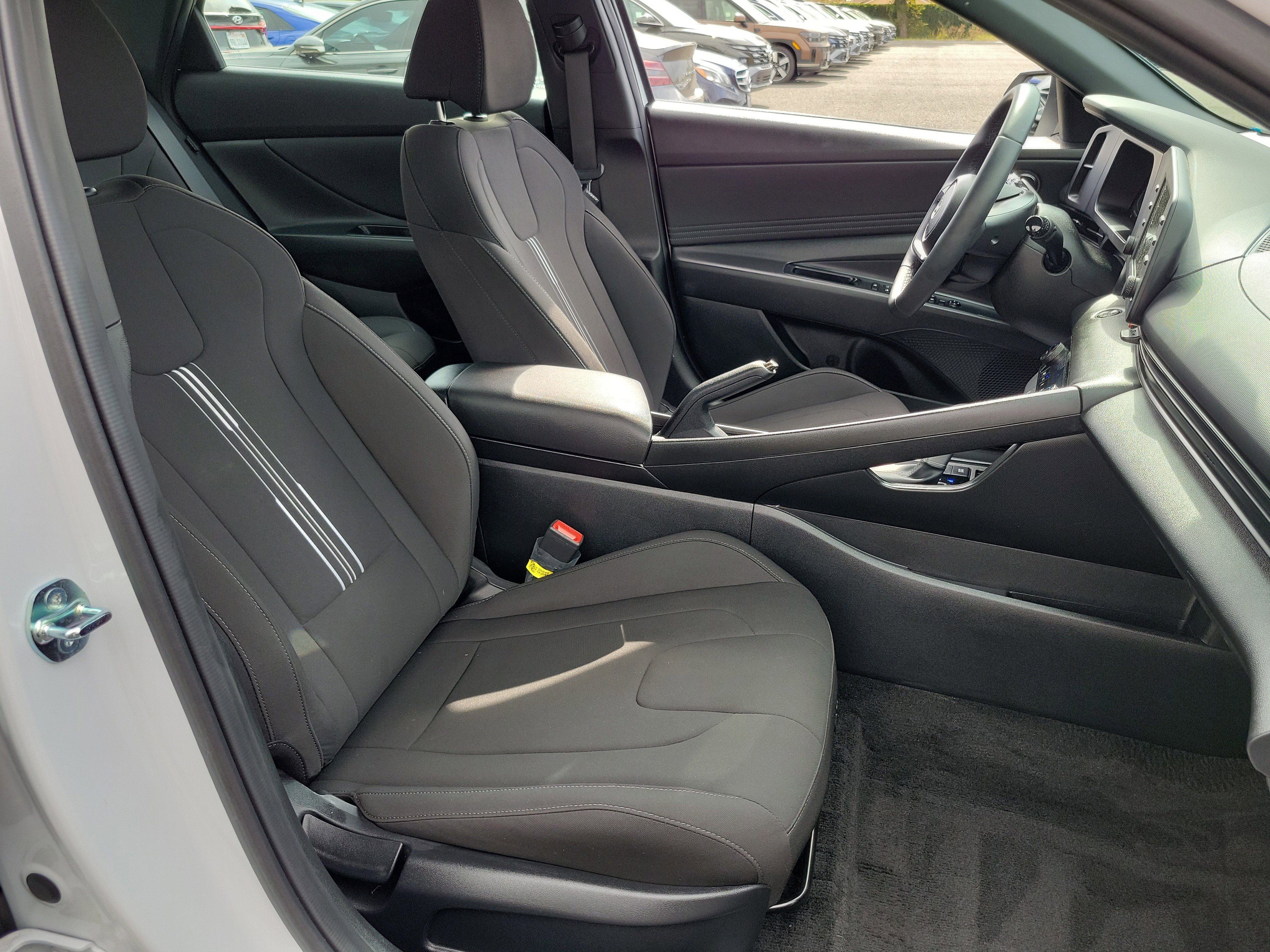 Certified 2025 Hyundai Elantra Sport image 19