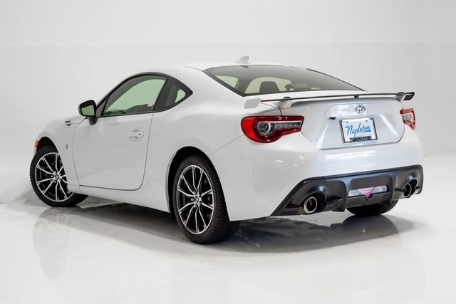 Used 2018 Toyota 86 RWD image 24