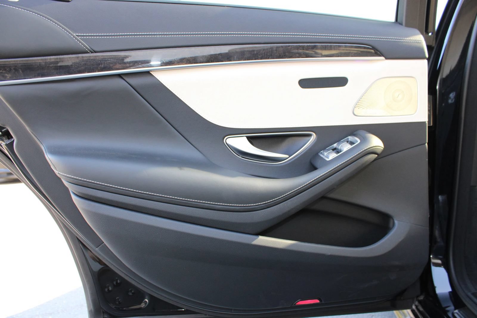 Used 2015 Mercedes-Benz S 550 Sedan image 15