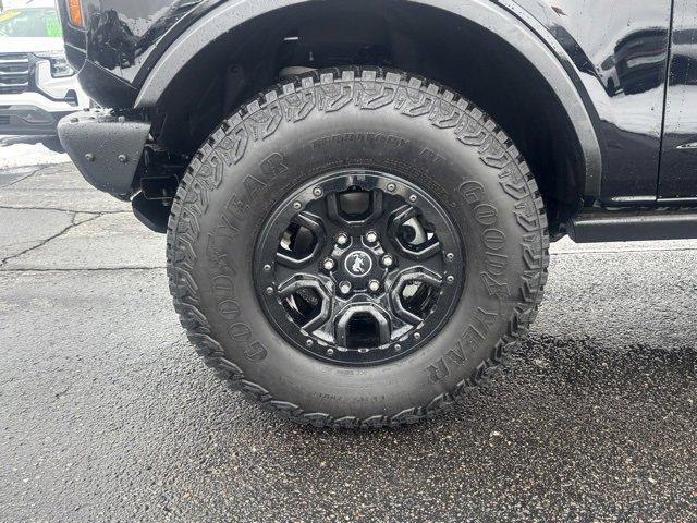 Used 2025 Ford Bronco Badlands image 11