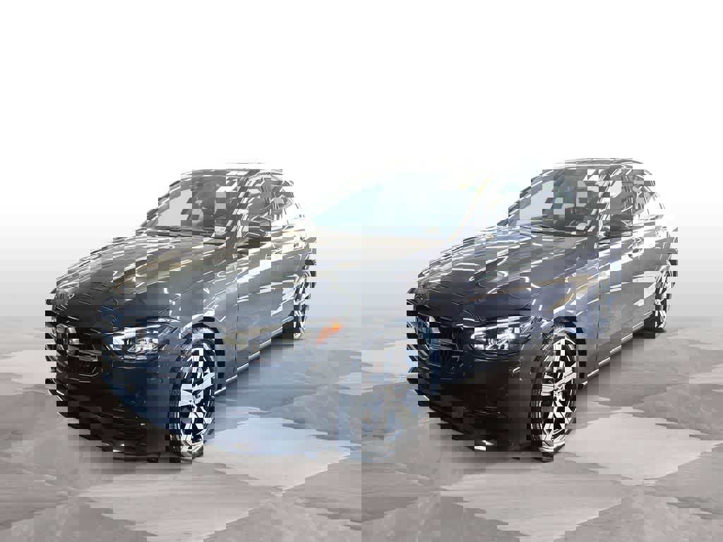 Used 2025 Mercedes-Benz C 300 4MATIC Sedan image 4