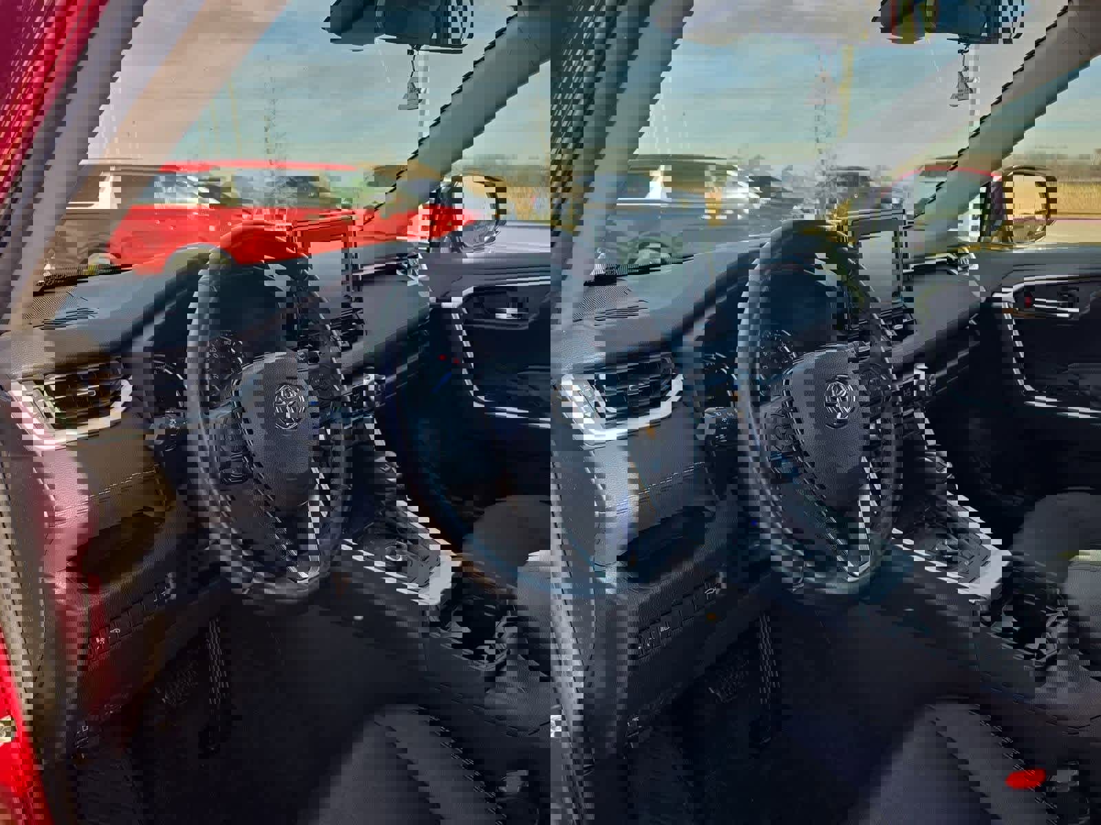 Used 2021 Toyota RAV4 XLE Premium image 2