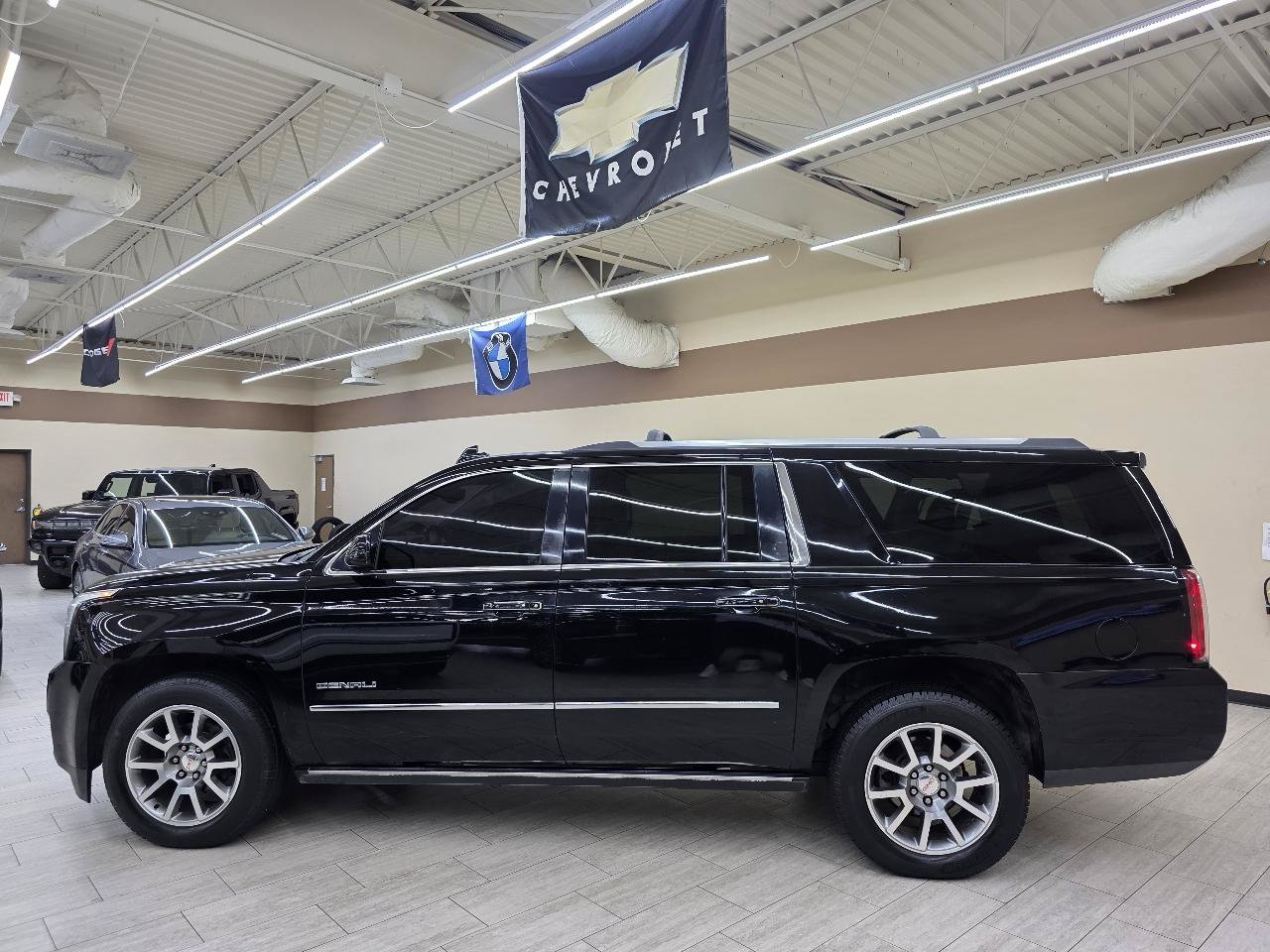 Used 2016 GMC Yukon XL Denali w/ Open Road Package AWD/4WD image 9