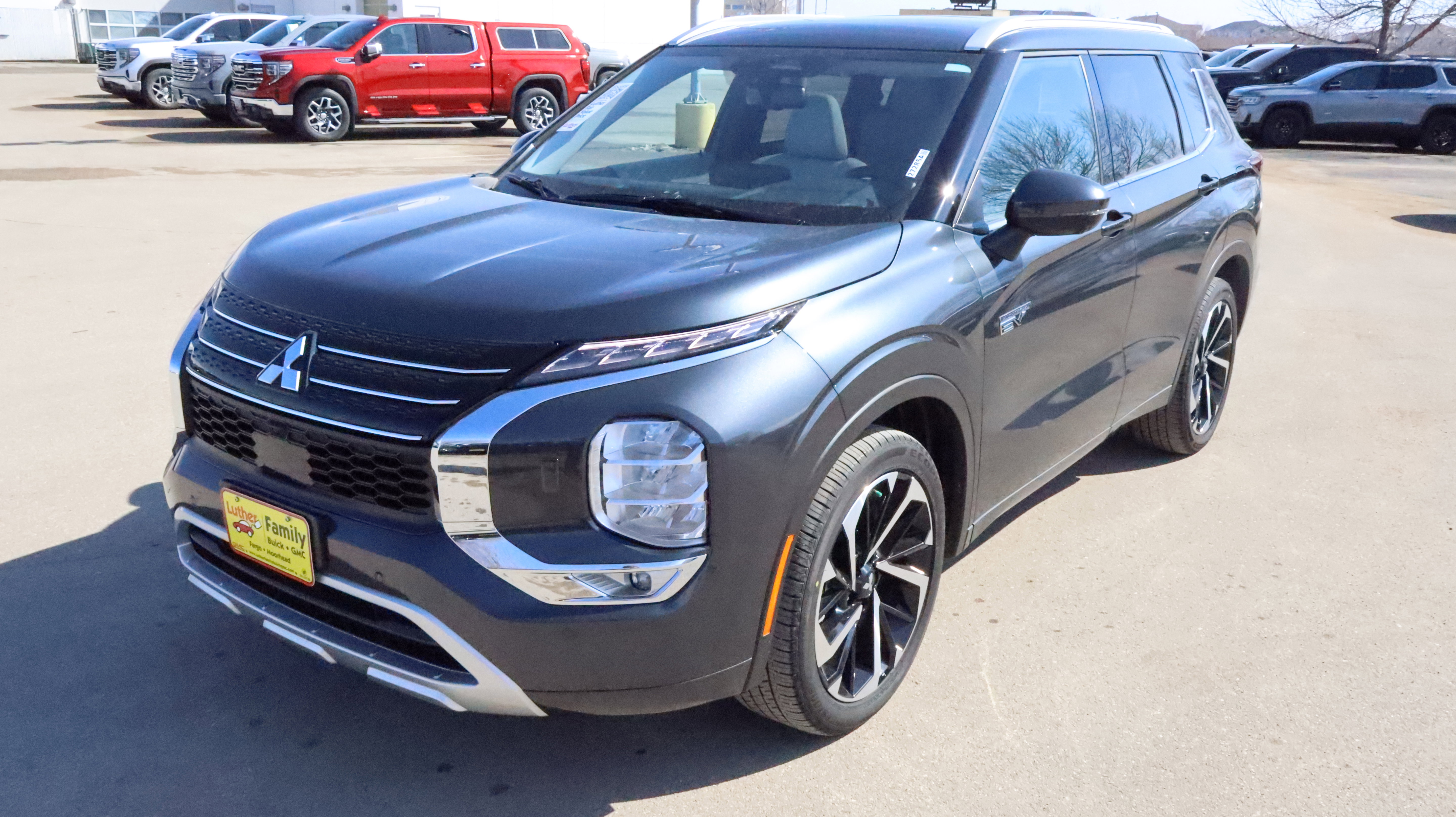 Used 2025 Mitsubishi Outlander SEL image 3